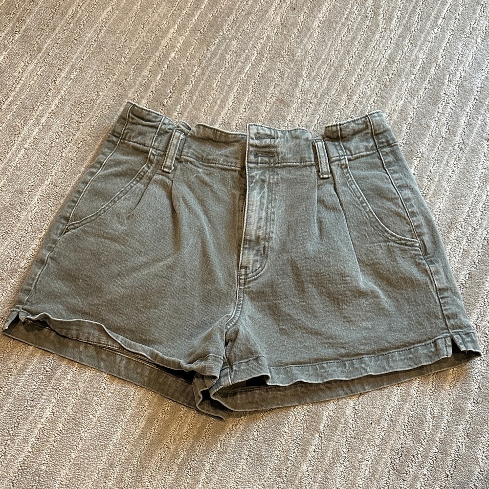 American Eagle High Waisted Green Shorts